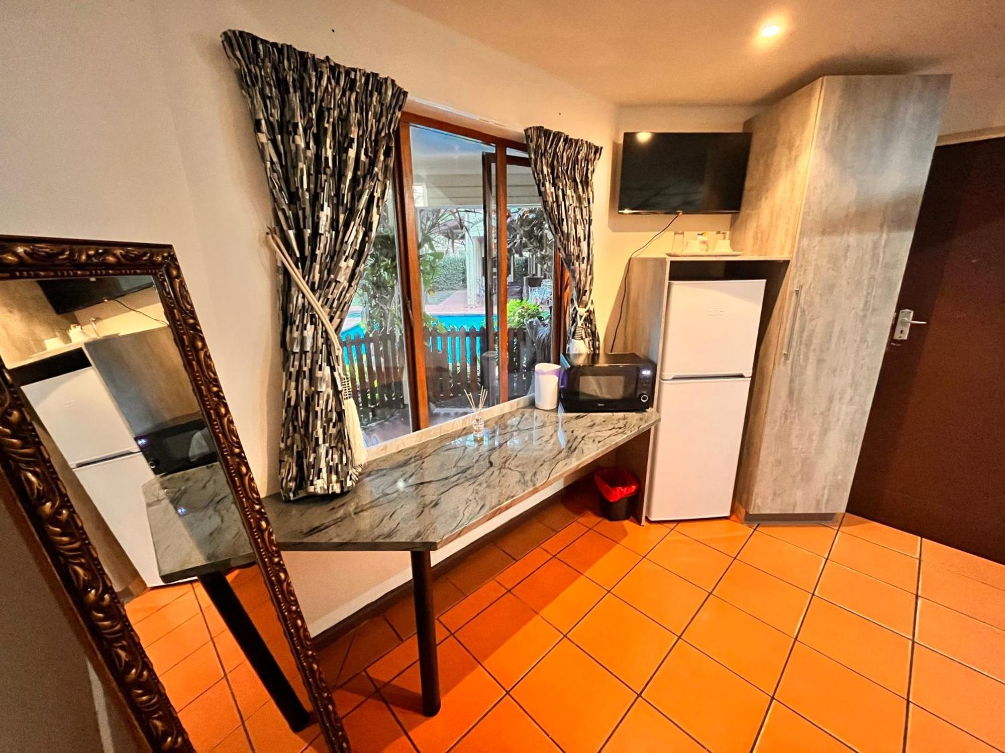 The Wood House Hotel Empangeni Exterior photo